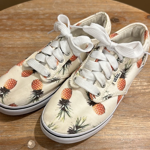Vans. Pinapple Print.  Women’s 5 - Picture 14 of 15
